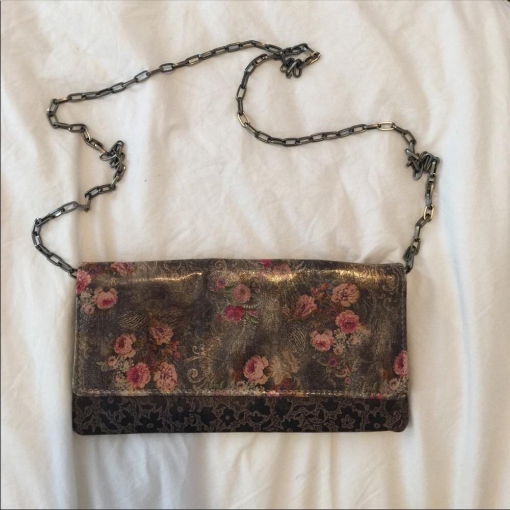 Vintage leather clutch with chain strap