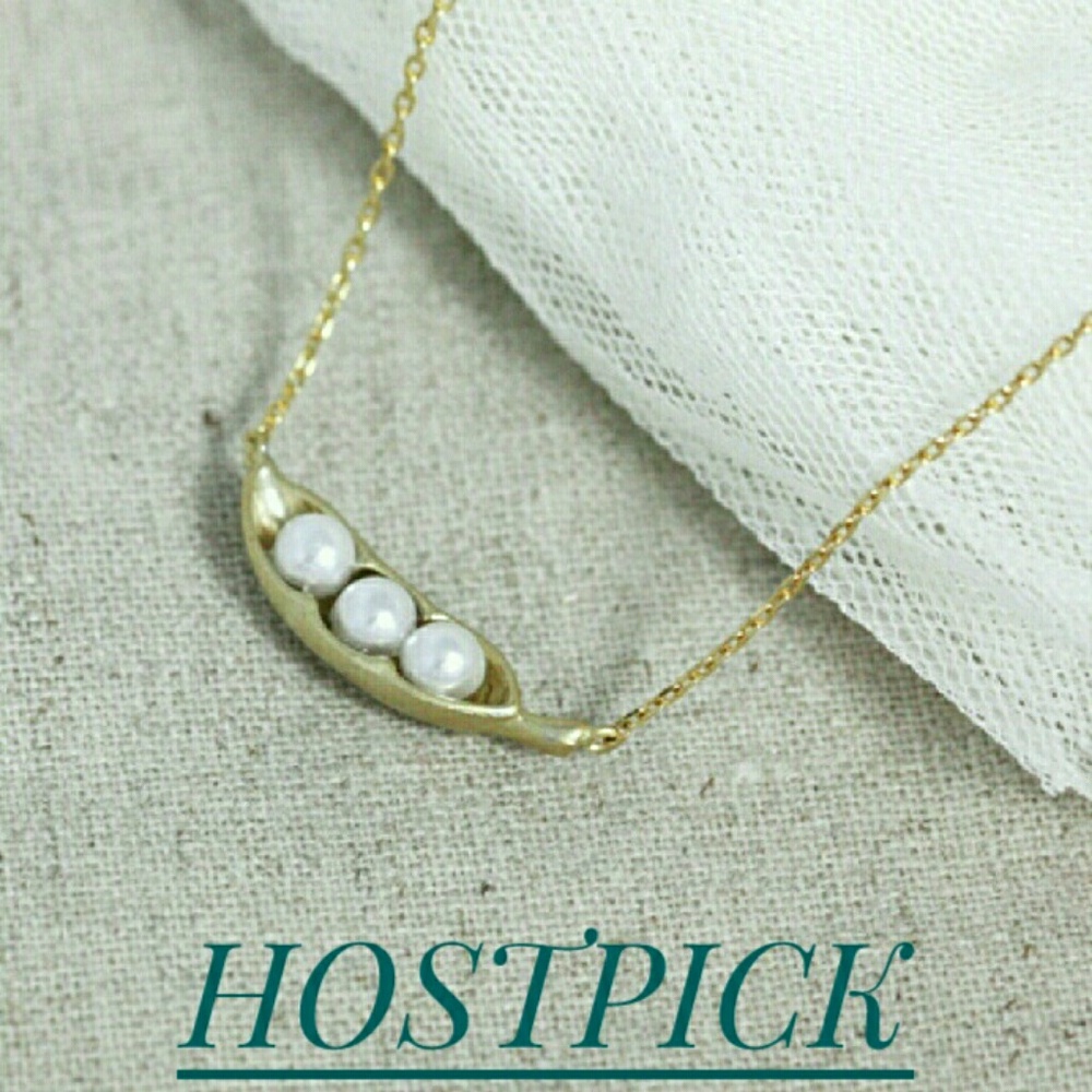 • HP {Boutique} Sweet Peas Pod Necklace - Picture 1 of 6
