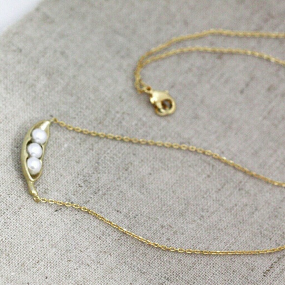 • HP {Boutique} Sweet Peas Pod Necklace - Picture 3 of 6