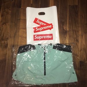 Supreme Mint Tape sleeve Anorak