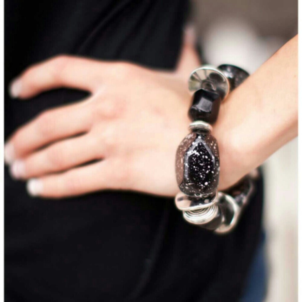 Black and silver chunky beaded bracelet