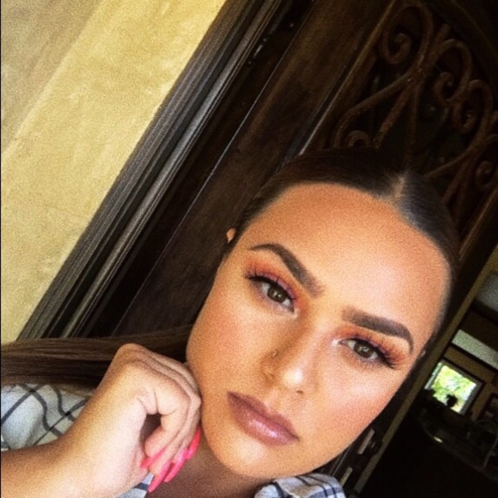 Meet your Posher, Lexi