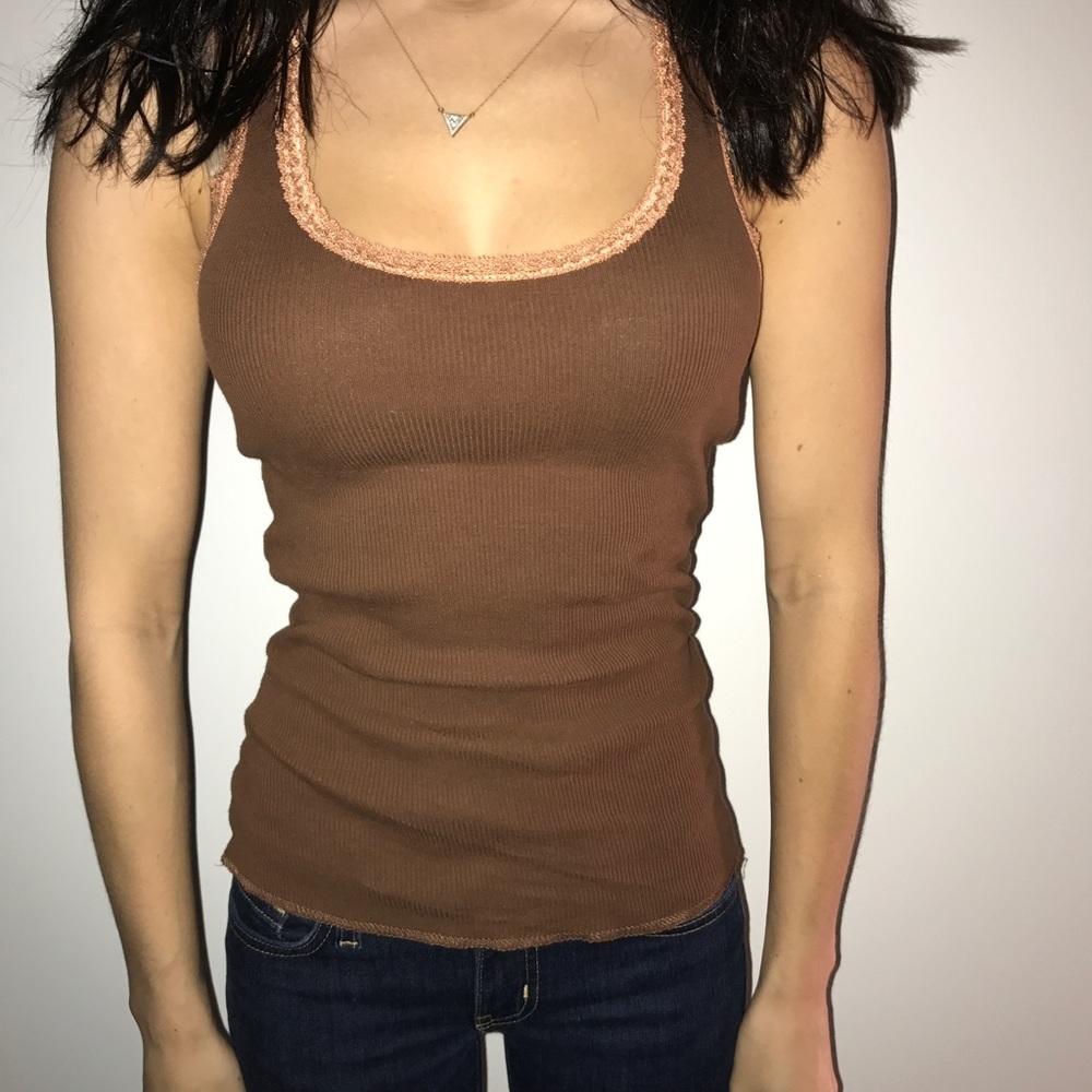 Brown guitar tank