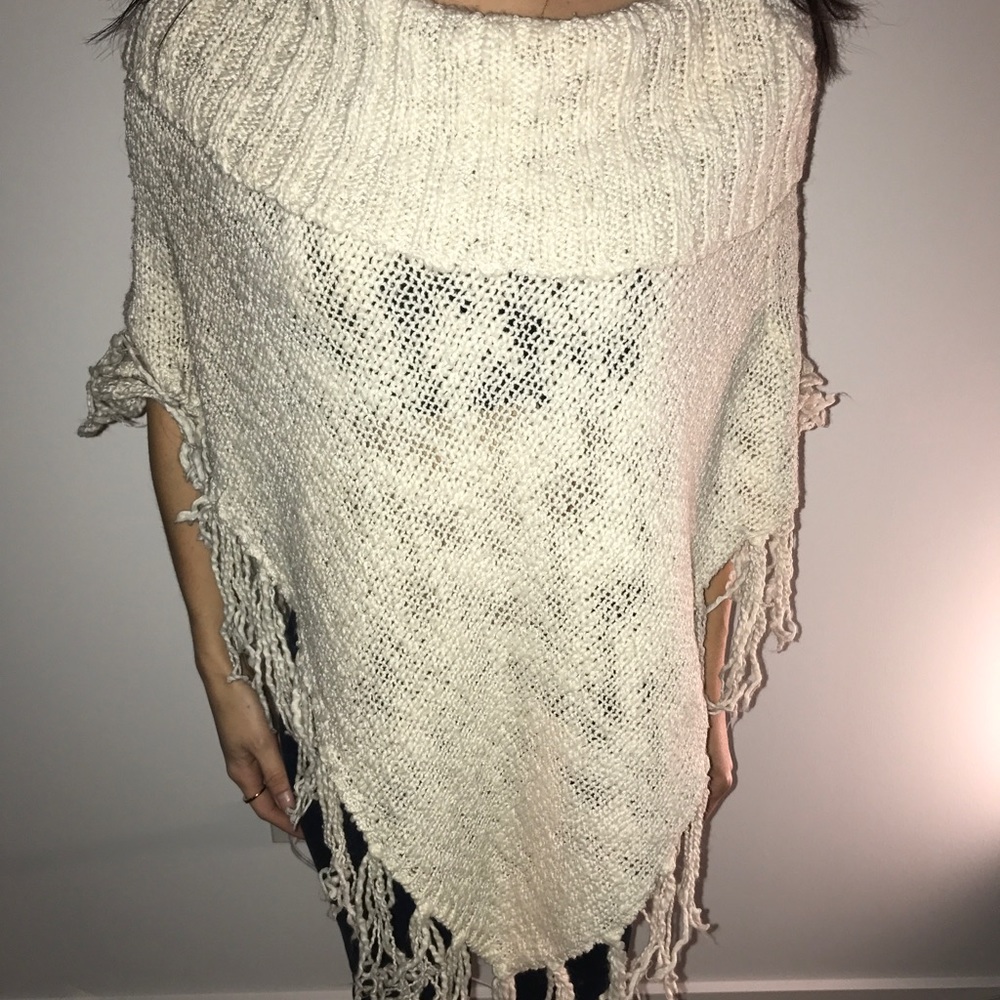 Beige cream Shaw