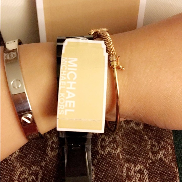 Authentic black Michael Kors watch ⌚️... - Picture 3 of 5