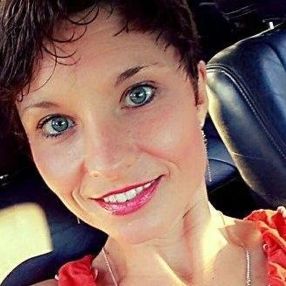 Meet your Posher, April - Picture 1 of 1