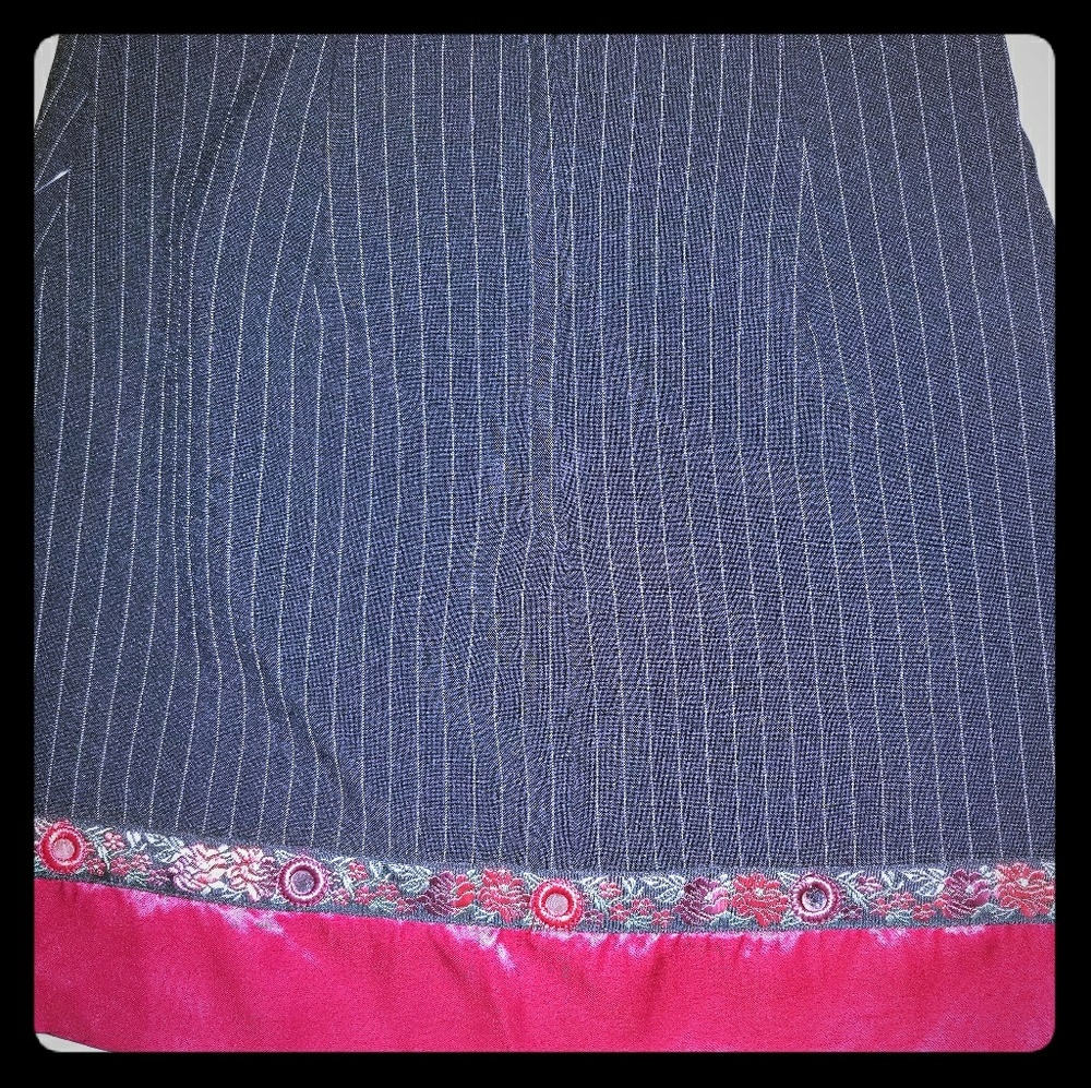 AUTH. XOXO LOLA SILK EMBROIDERED MINISKIRT SZ 3