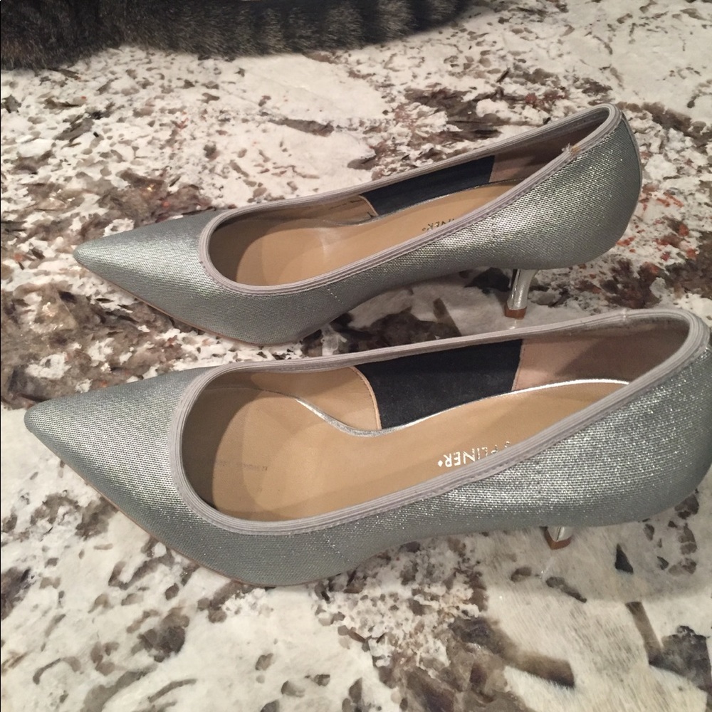 Donald Pliner Pumps