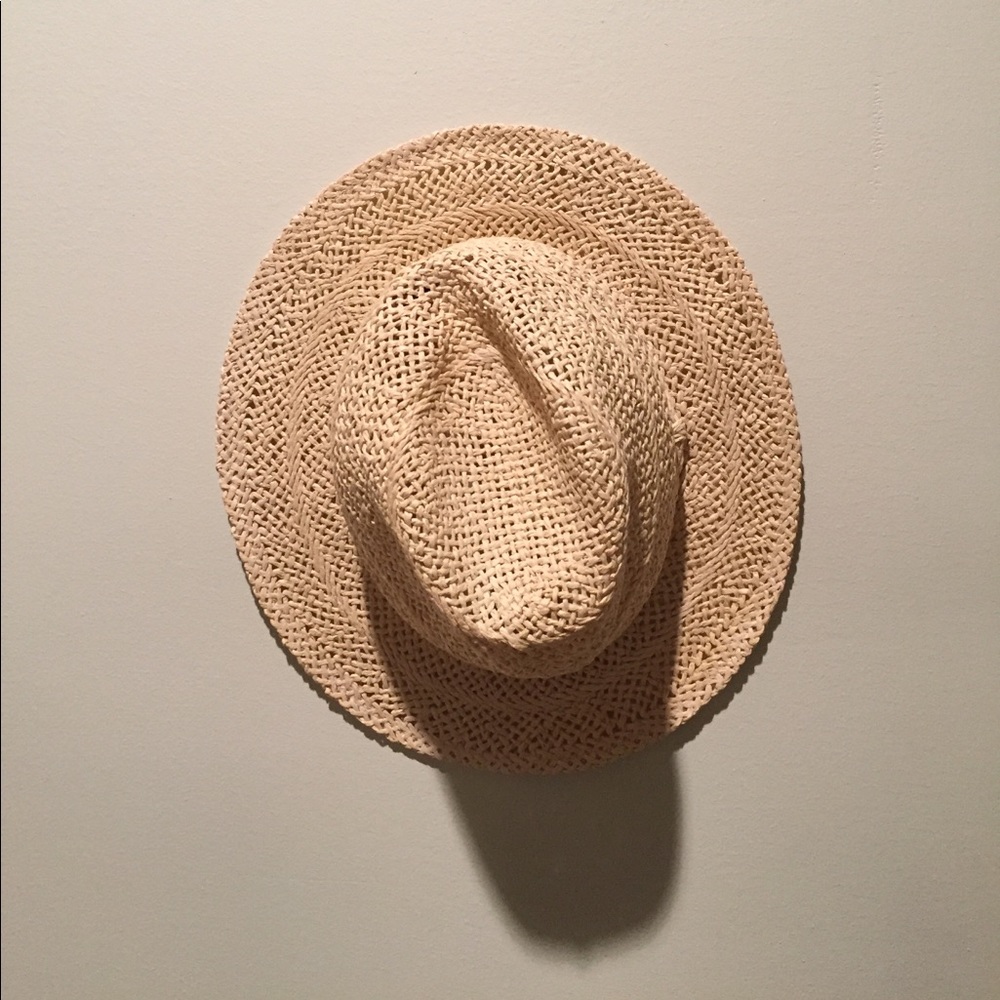 Summer hat! Worn once. In great condition. H&M