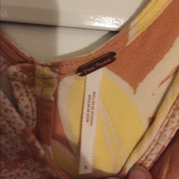 Free people summer top, size 4 and 6, peach color - Picture 5 of 7