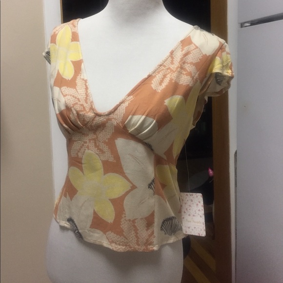 Free people summer top, size 4 and 6, peach color - Picture 3 of 7