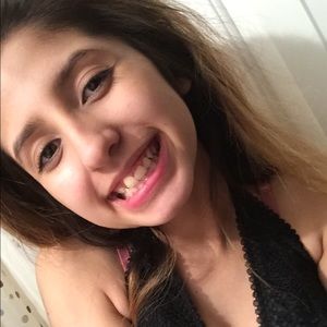 Meet your Posher, Ariana