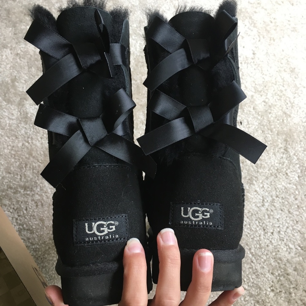 NEVER WORN Black Ugg Bailey Bow boots