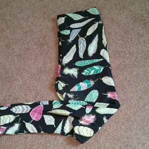 Lularoe to feather leggings tall and curvy