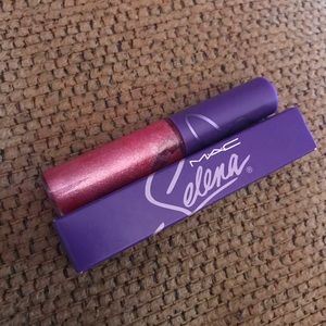 MAC Selena Bidi Bidi Bom Bom