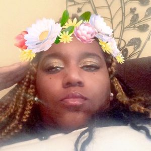 Meet your Posher, Edna