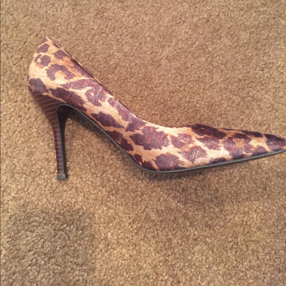 Nine West cheetah design heels - Picture 2 of 5