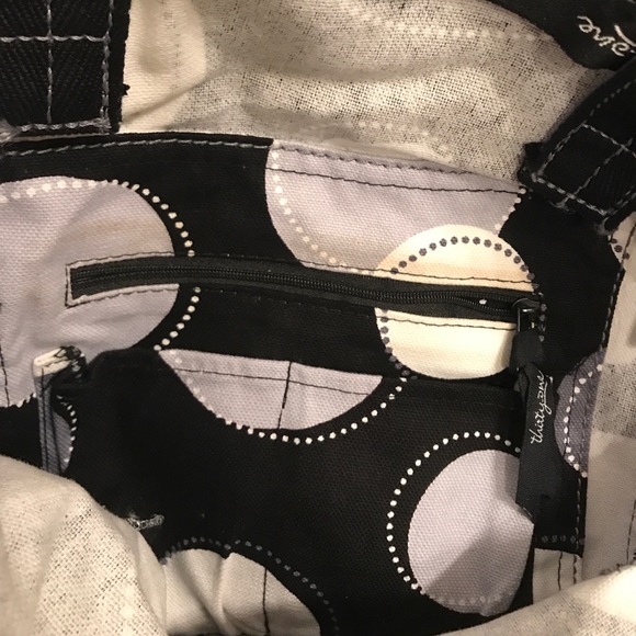 31 tote. - Picture 3 of 4