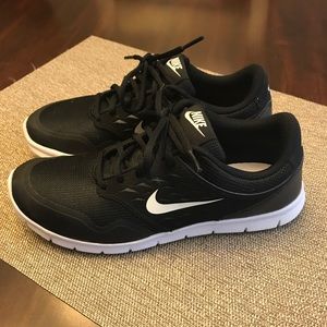 Black Nike Orivr NM sneakers. Size 7 1/2