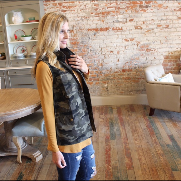 Camo vest - Picture 2 of 5