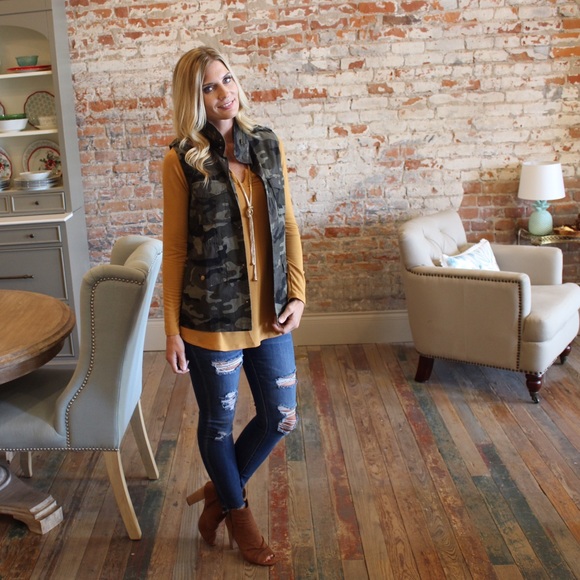 Camo vest - Picture 3 of 5