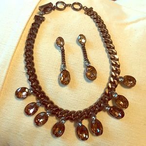 Stunning necklace with matching earrings