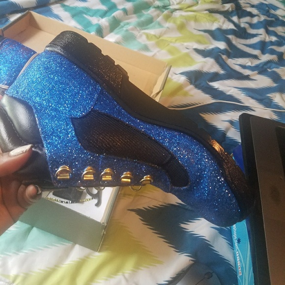 Custom glitter timberlands - Picture 2 of 2