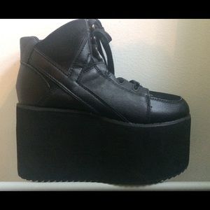 ♣️ Highhill flat shoes♥️ Open for reasonable offer