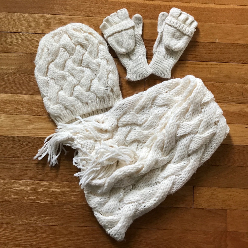 Aerie white hat, scarf, and mittens set