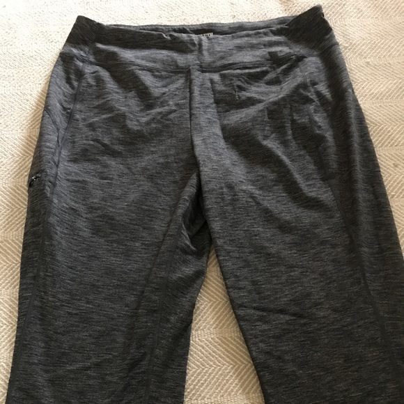 Duluth trading cropped yoga pants - Picture 1 of 1