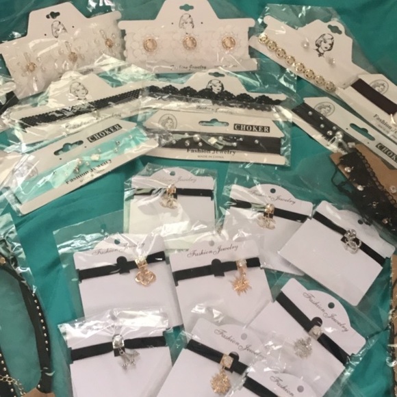 Chokers - Picture 6 of 7