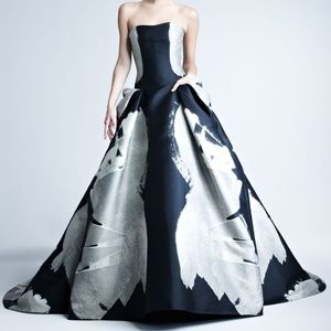 80% OFF Carolina Herrera luxury gala/ prom dress