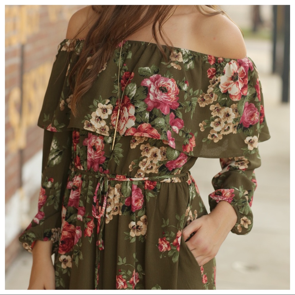 LAST ONE✨ Olive off the shoulder floral maxi dress - Picture 3 of 5