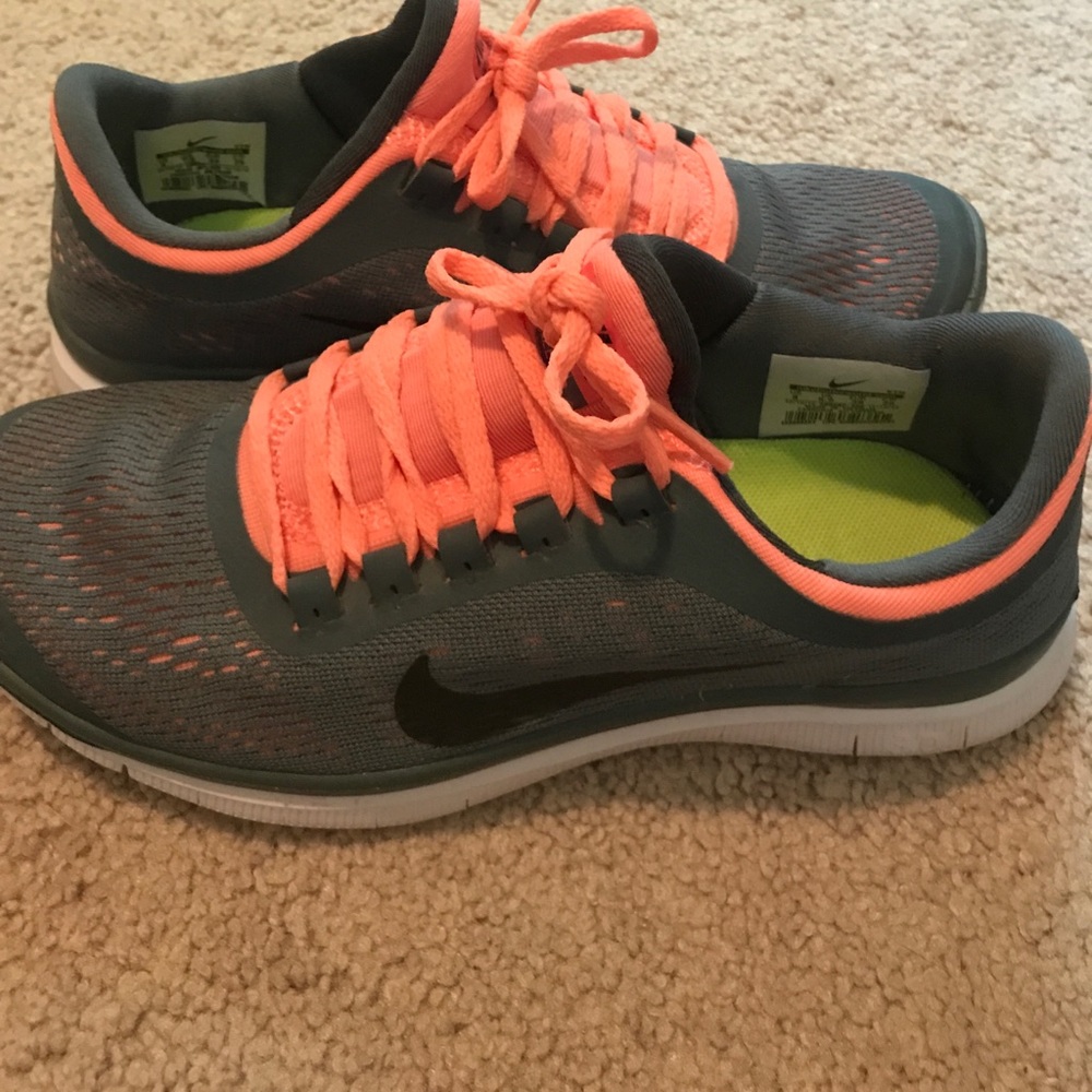 Women's Nike 3.0 sneakers.
