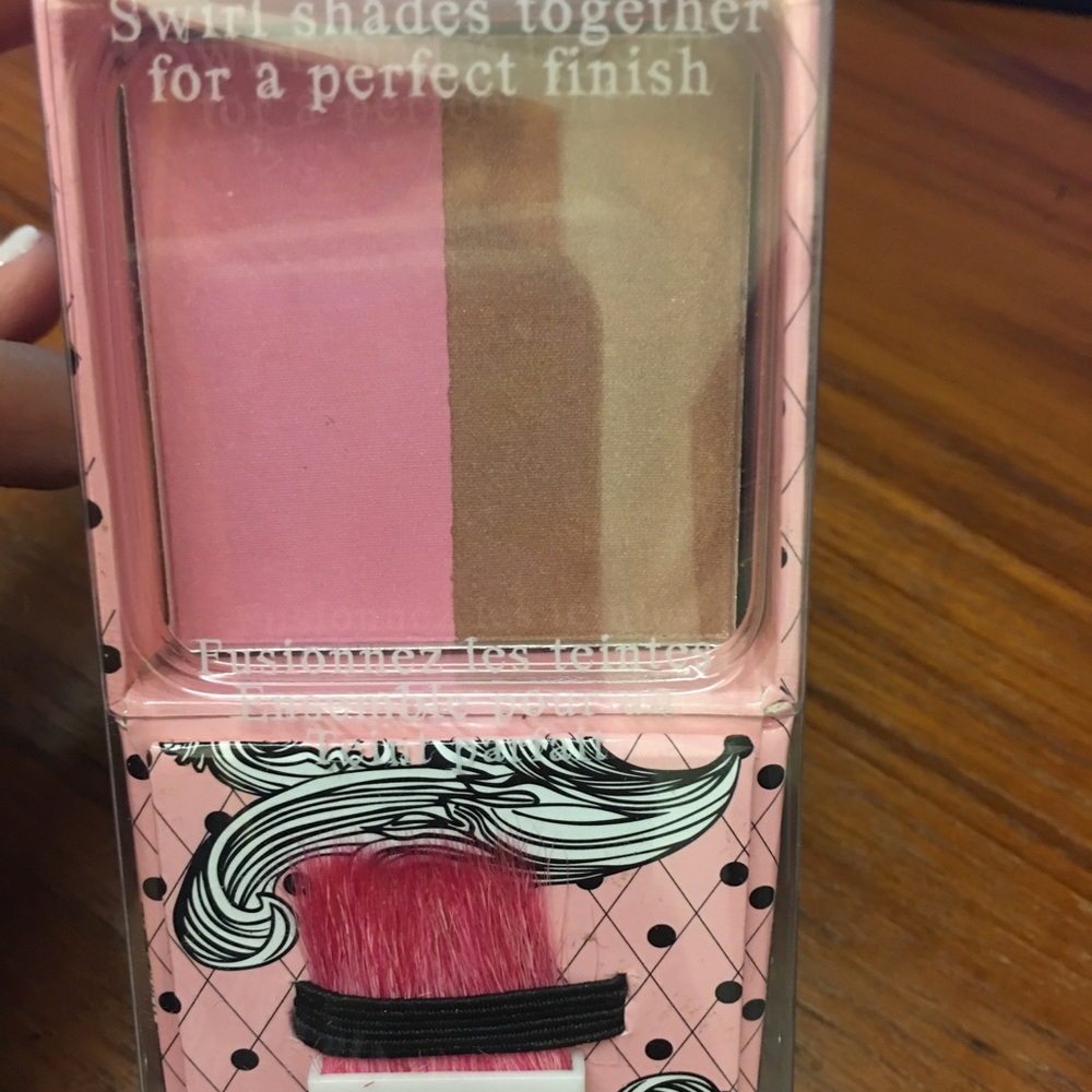 REDUCED. 🎉🎉Hard Candy Fox in a box blush. New