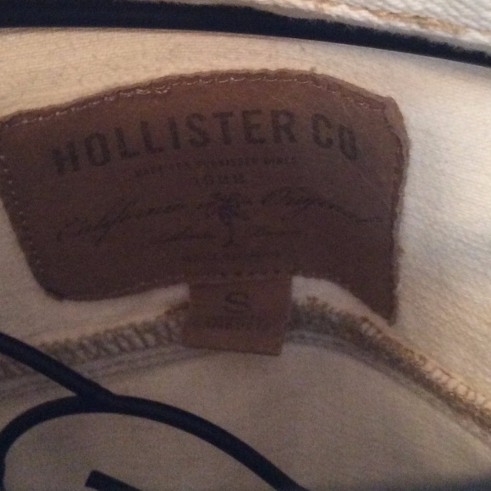 distressed white jean jacket - Picture 2 of 7