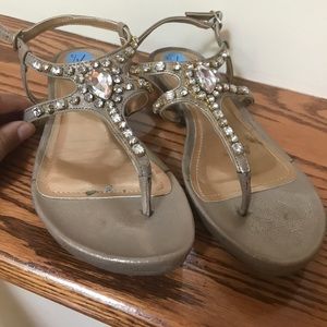 Reaction by Kenneth Cole sandals! 7.5