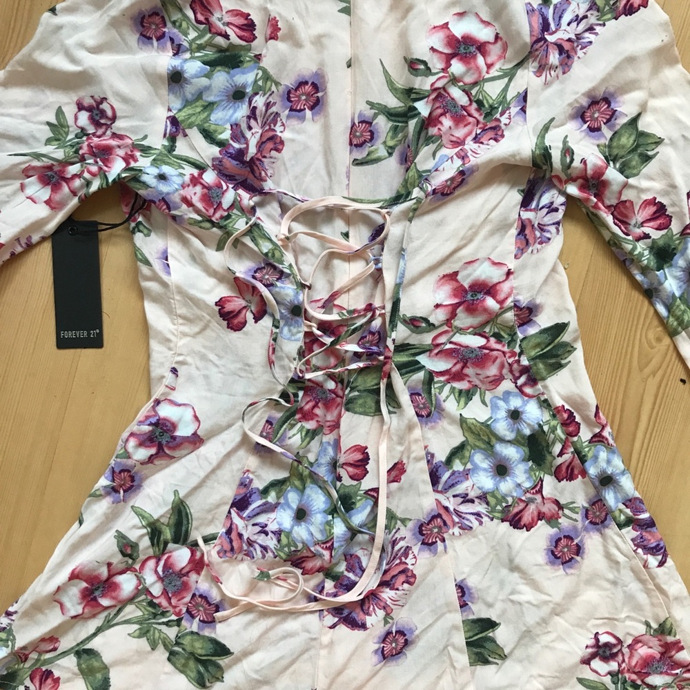 Floral Romper - Picture 2 of 4