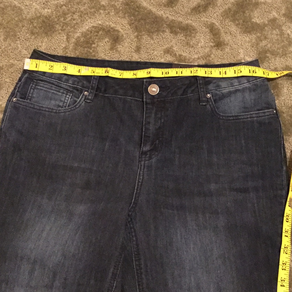 Denim crops - Picture 3 of 4