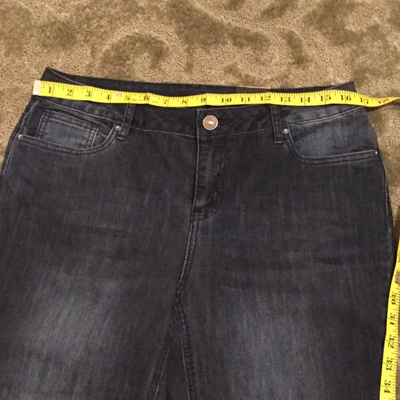 Denim crops - Picture 3 of 4