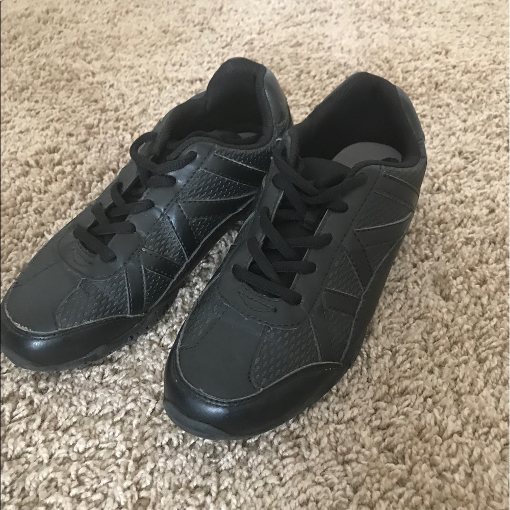 Kids cheerleading shoes