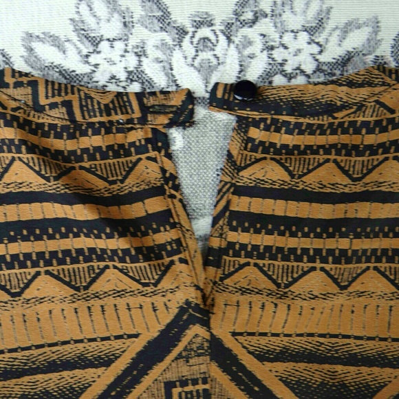*SALE* LUSH - Aztec Cutout Collar TOP! - Picture 7 of 7