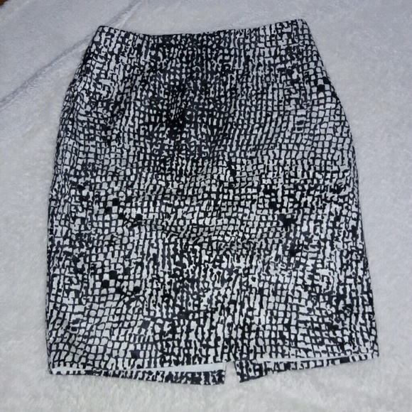 ANN TAYLOR PENCIL SKIRT - SIZE 4 - Picture 1 of 5