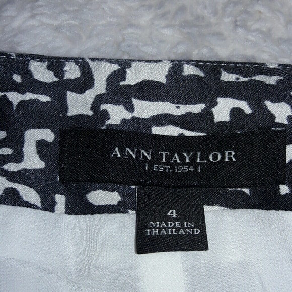 ANN TAYLOR PENCIL SKIRT - SIZE 4 - Picture 3 of 5