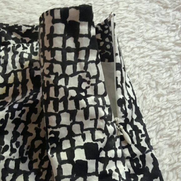 ANN TAYLOR PENCIL SKIRT - SIZE 4 - Picture 4 of 5