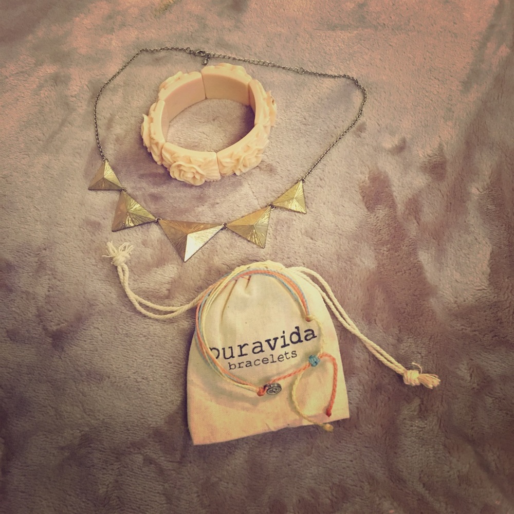 Jewelry Lot / 3 Pieces Bracelets and Necklace