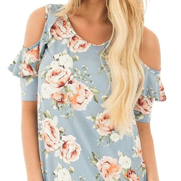Tops - *SOLD*Nwt small cold shoulder top