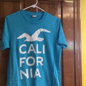 Hollister tee
