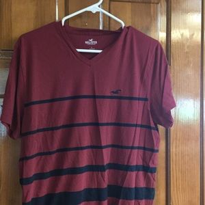 Hollister dark red tee