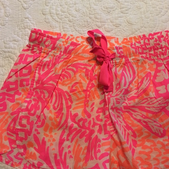 Lilly Pulitzer PJ Shorts - Picture 2 of 3